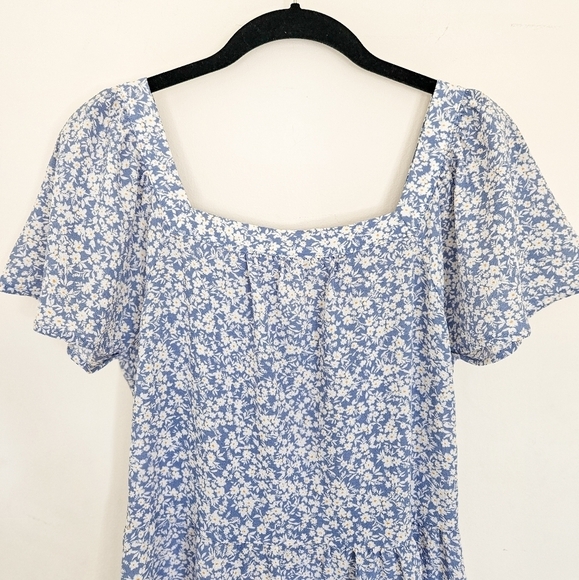 Monteau Square Neck Blue Dress with Daisies - Picture 2 of 9